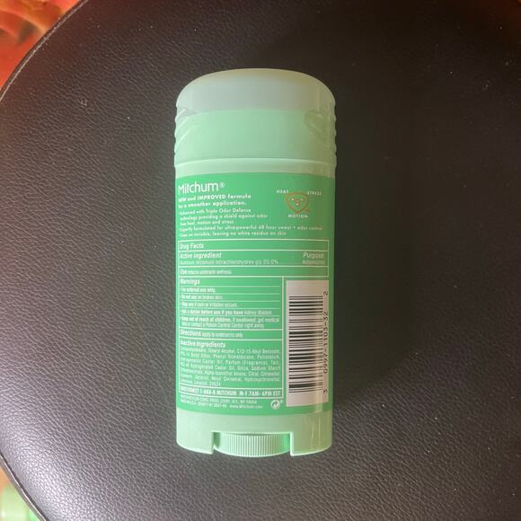 Mitchum Women invisible Solid Deodorant Pure Fresh 2.7 oz - Picture 3 of 3